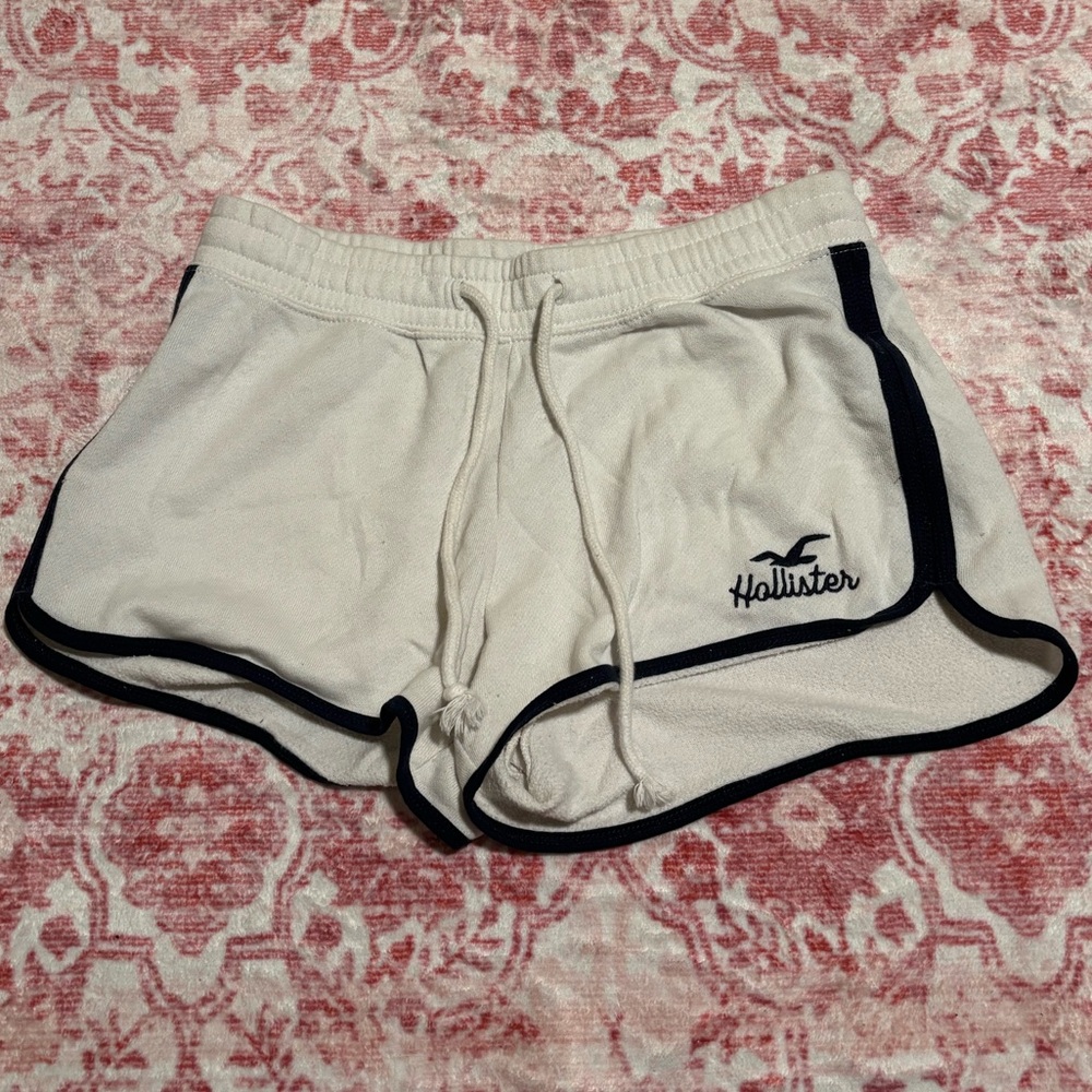 Hollister Women's Sweatshorts White & Navy XS